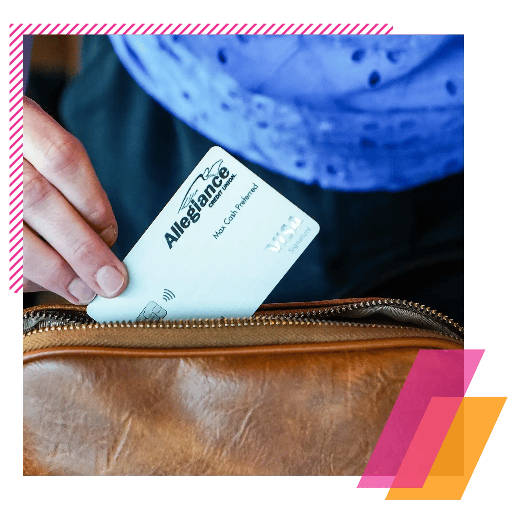 Rewards Credit Cards_Max Cash Card in purse