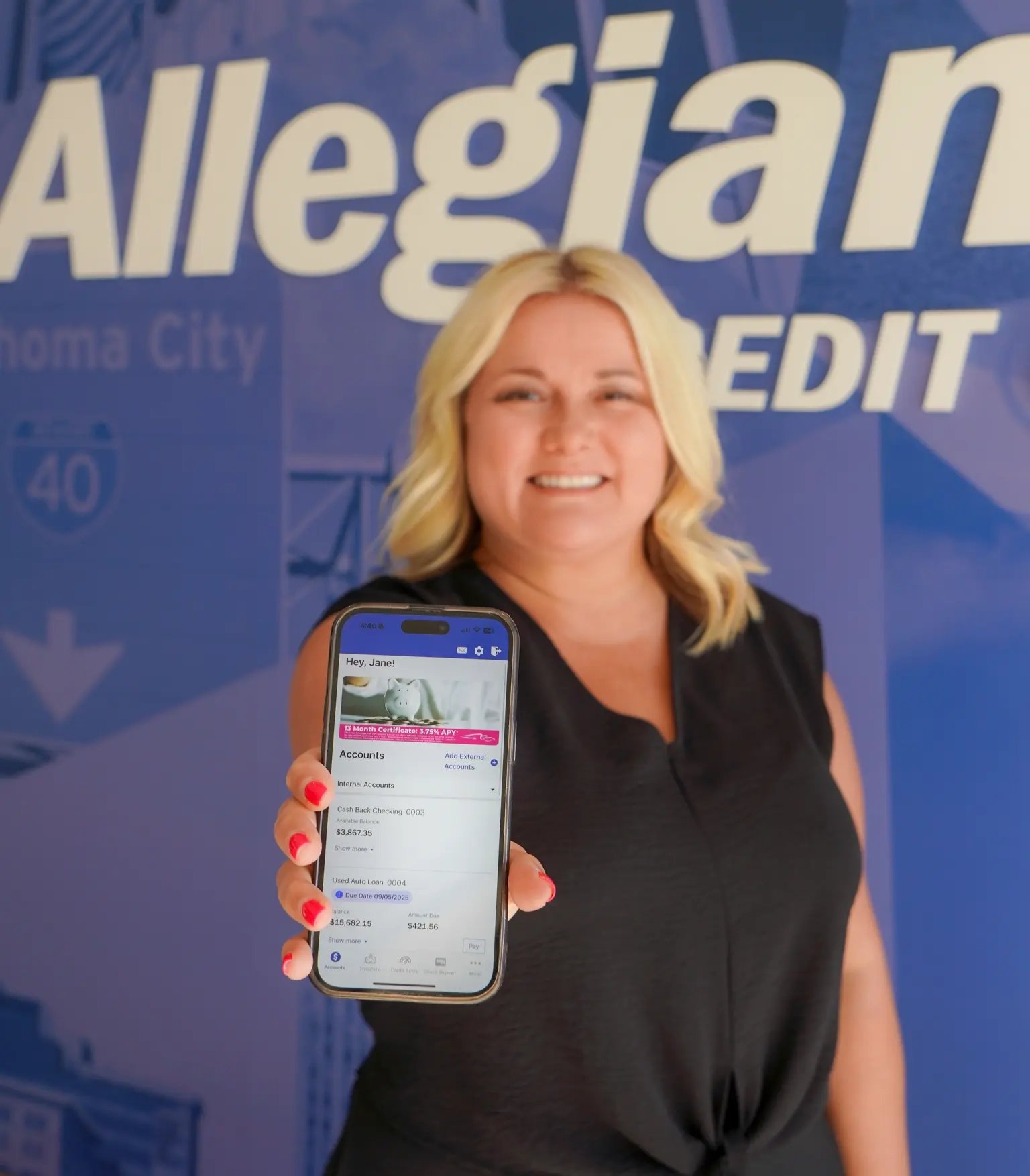 Allegiance employee showing mobile app