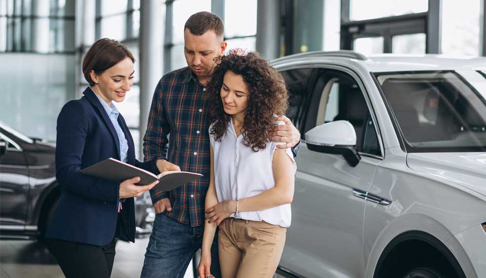Use these tips to score a great deal on a car this memorial day. 